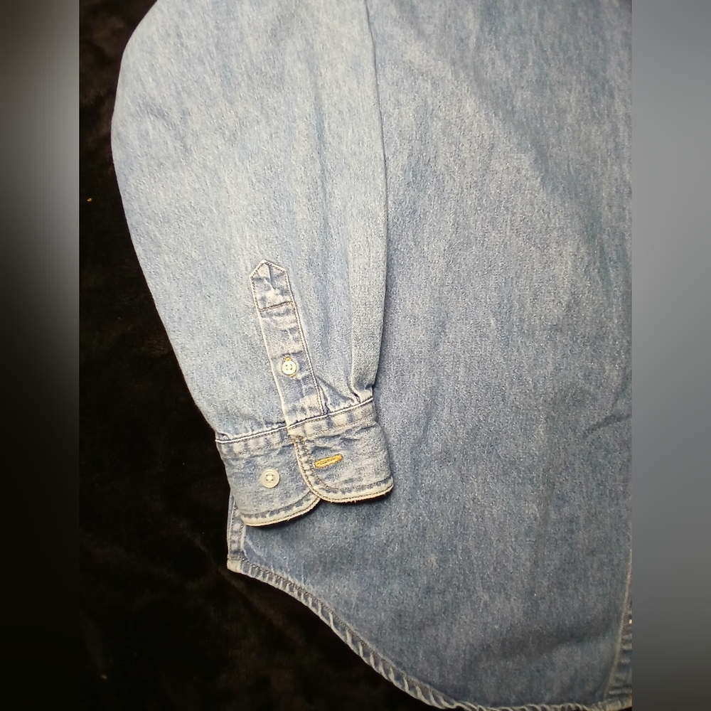 Disney Store Denim Button Up Shirt M Winnie The Pooh Tigger Eor Owl Piglet - Picture 7 of 12
